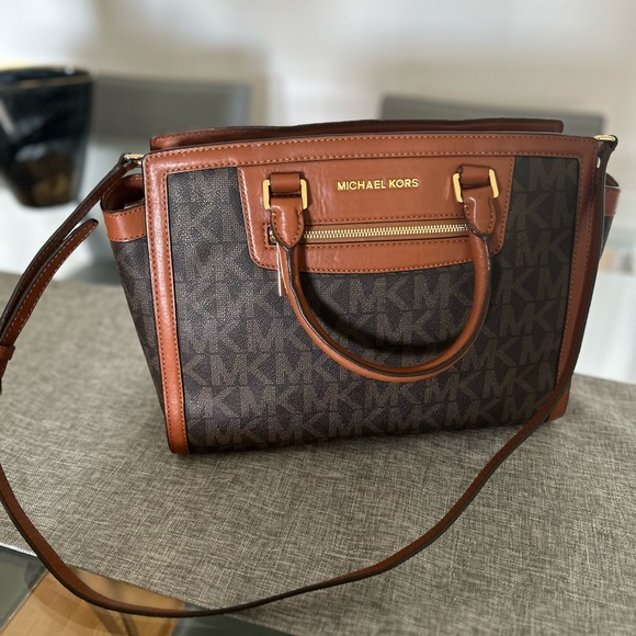 Michael Kors Tote Bag - Picture 6 of 6